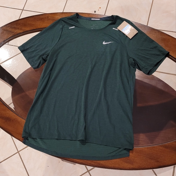 Nike dri-fit shirt - Picture 1 of 2